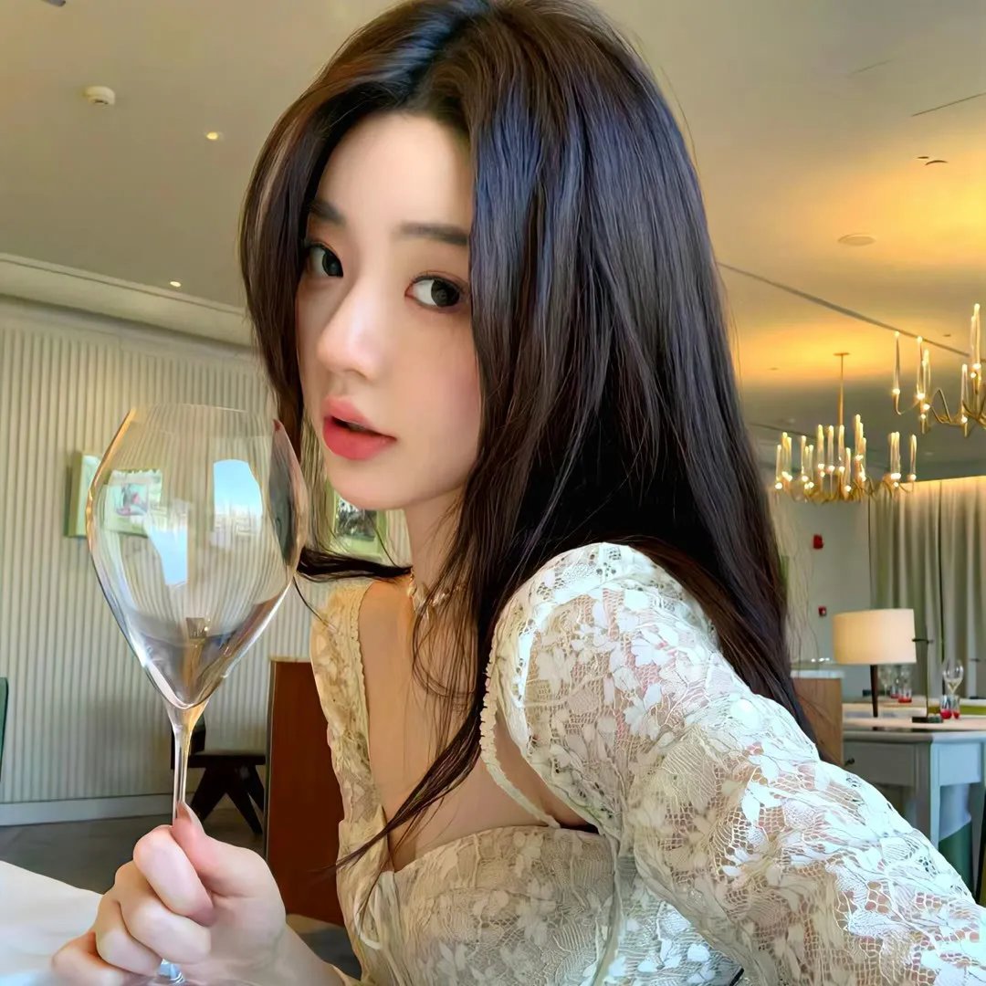 不动声色的柏田小姐与喜形于色的太田君